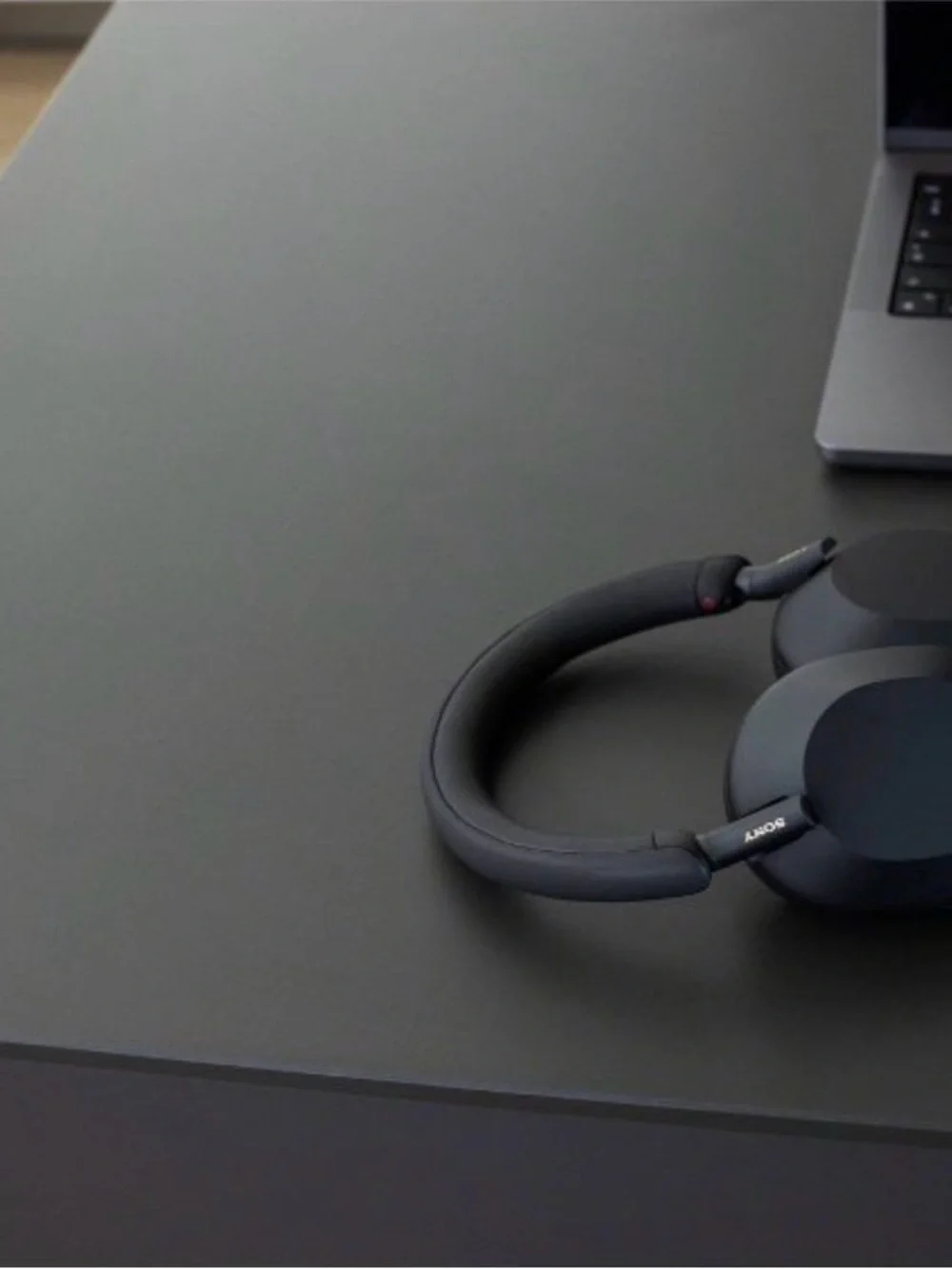 New Sony WH-1000xM5SA Black Over-Ear Wireless Headphones with Carry Case-